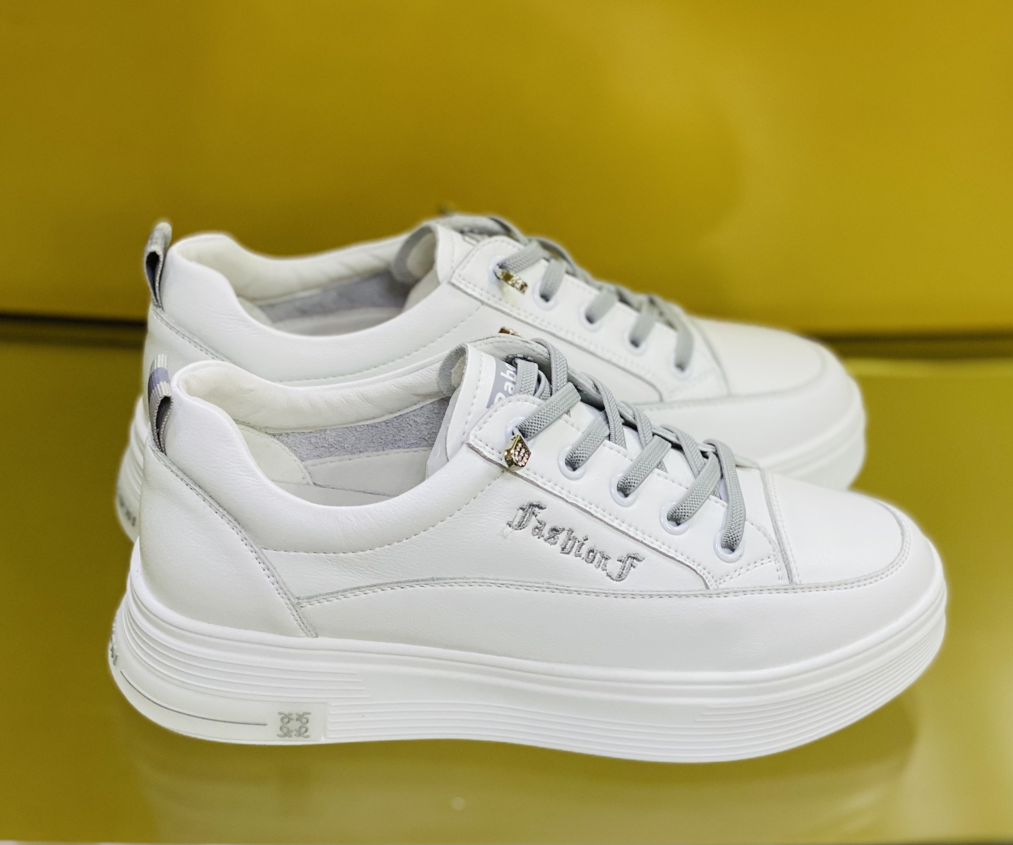 

Кроссовки COLOR ME 1219-22 Белые 37