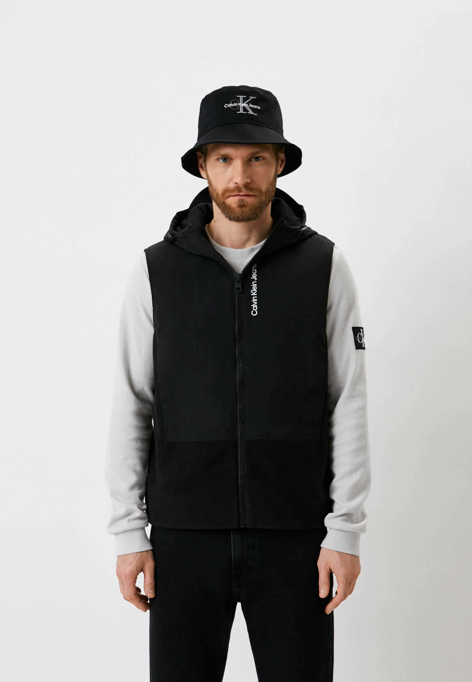

Жилет Calvin Klein Jeans Subtle Blocking Hooded Vest J30J319887  Black, Жилет Calvin Klein Jeans Subtle Blocking Hooded Vest J30J319887 XL Black