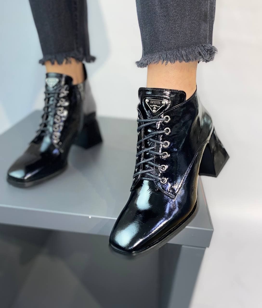

Женские ботильоны Evromoda 227 5001 38 Черный