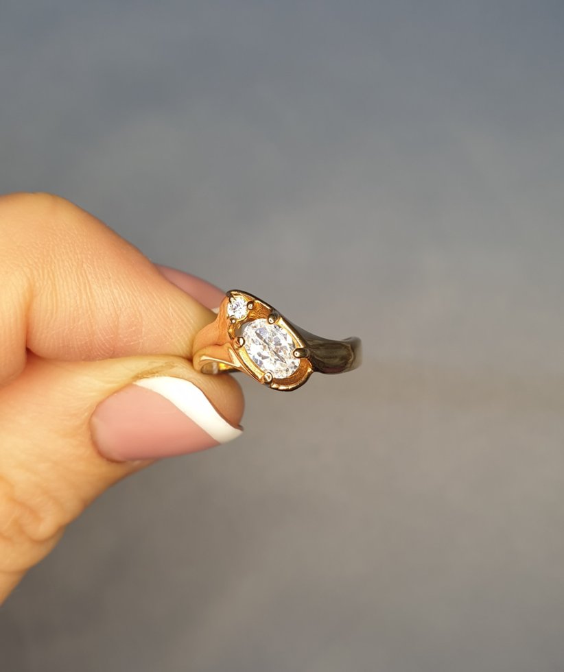 

Кольцо позолоченное с фианитом 2,35 г