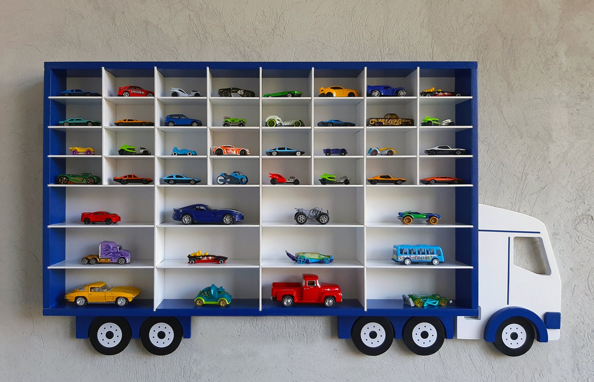 

Полка Грузовик "Микс" синяя для 32 Hot Wheels и 12 kinsmart (mix-v-m-dark-blue)