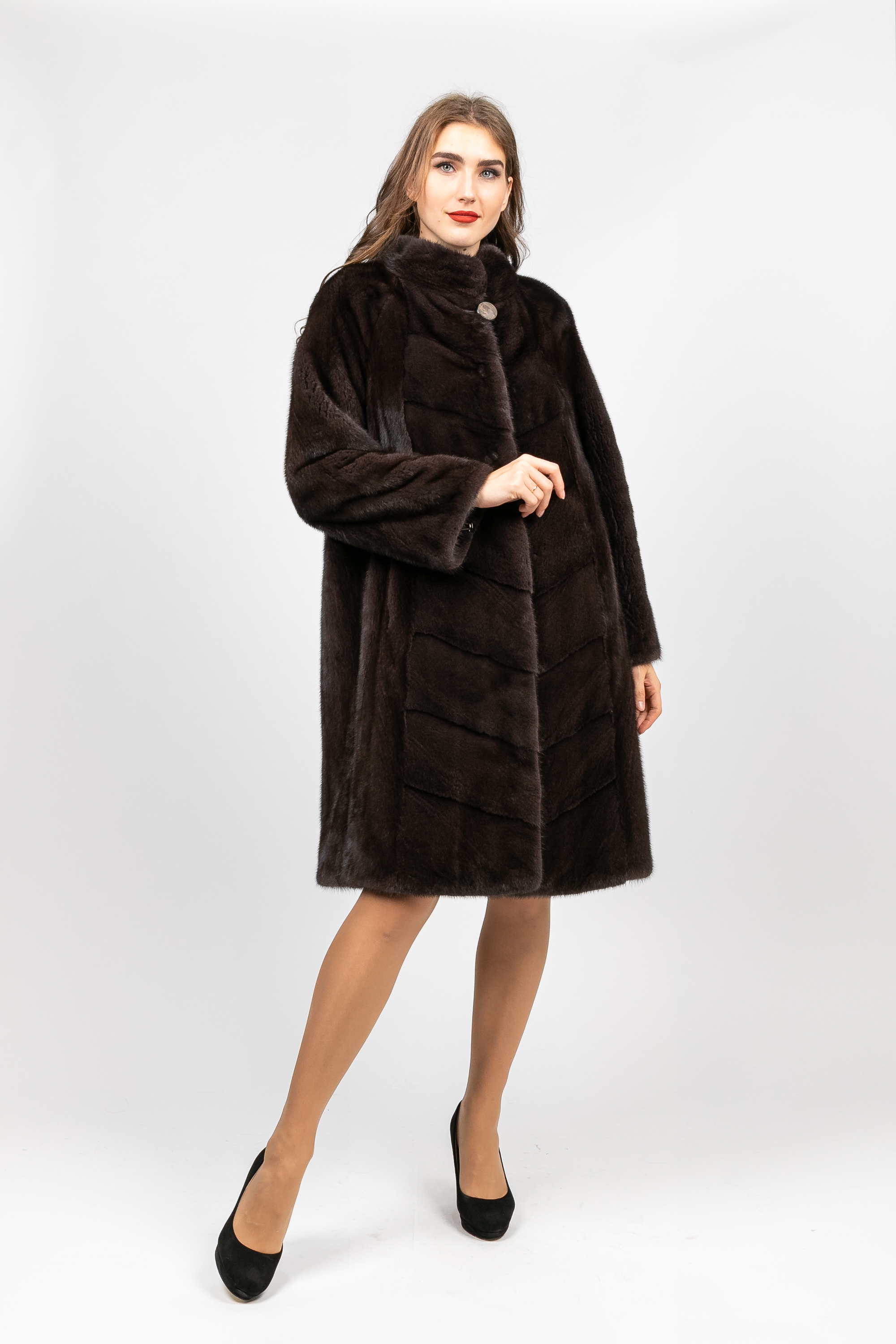 

Шуба PARKA+ 00786 из натурального меха канадской норки Коричневий, Шуба PARKA+ 00786 из натурального меха канадской норки Коричневий 44