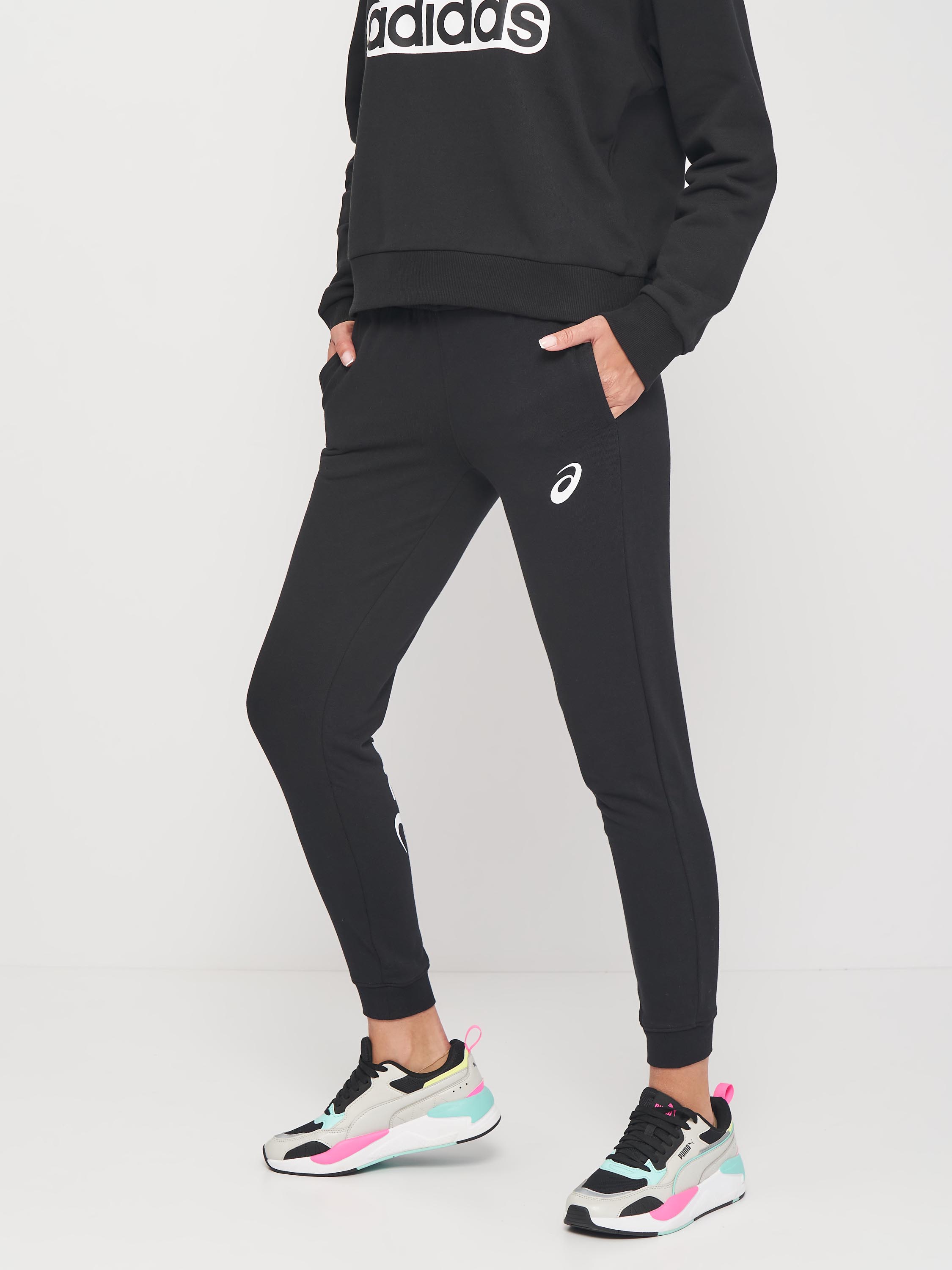 

Спортивные штаны ASICS Big Logo Sweat Pant c-2032A982-001  Черные, Спортивные штаны ASICS Big Logo Sweat Pant c-2032A982-001 XS Черные