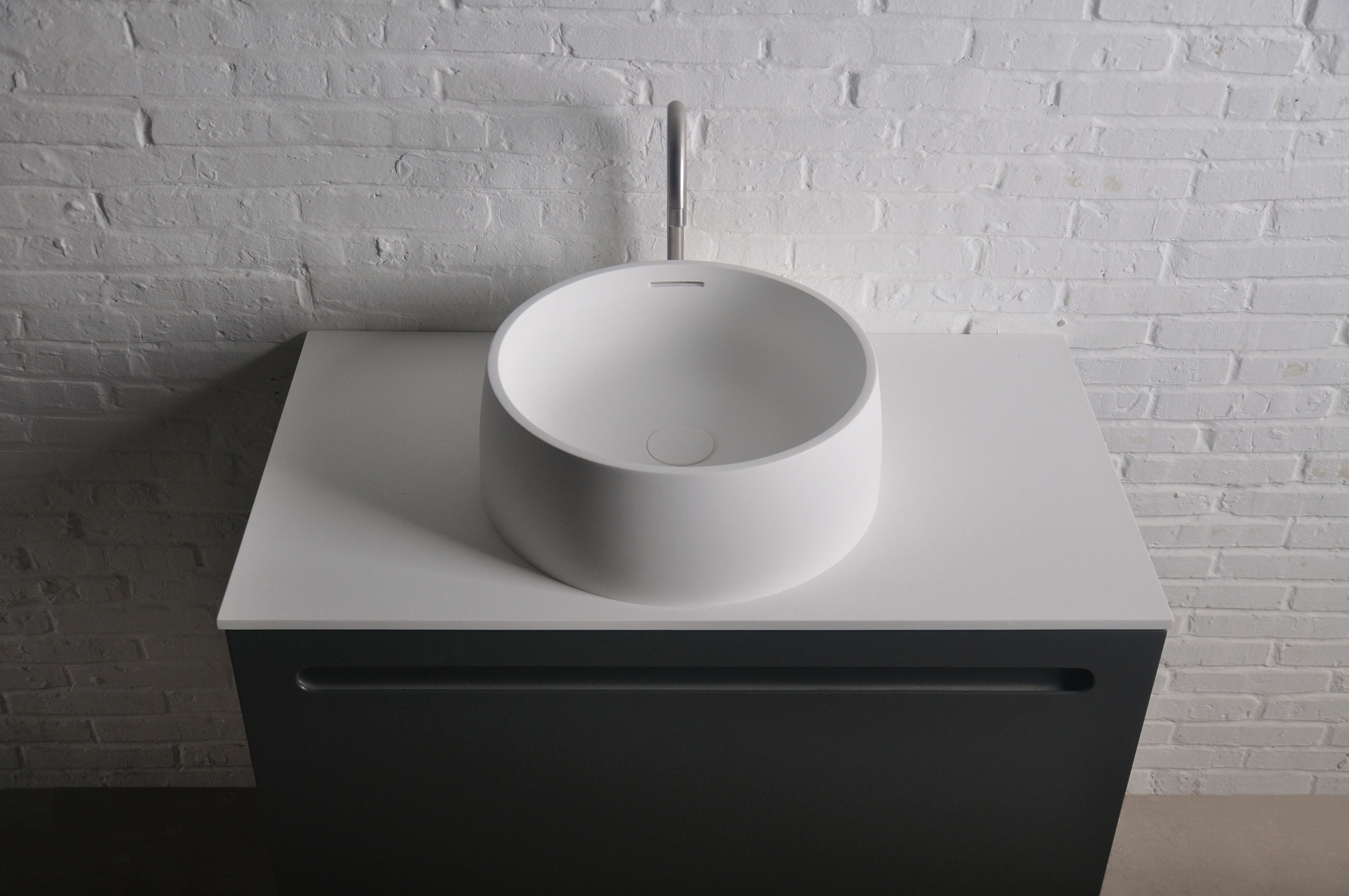 

Раковина VOLLE 13-40-468 42*15см накладной каменный круглый Solid surface