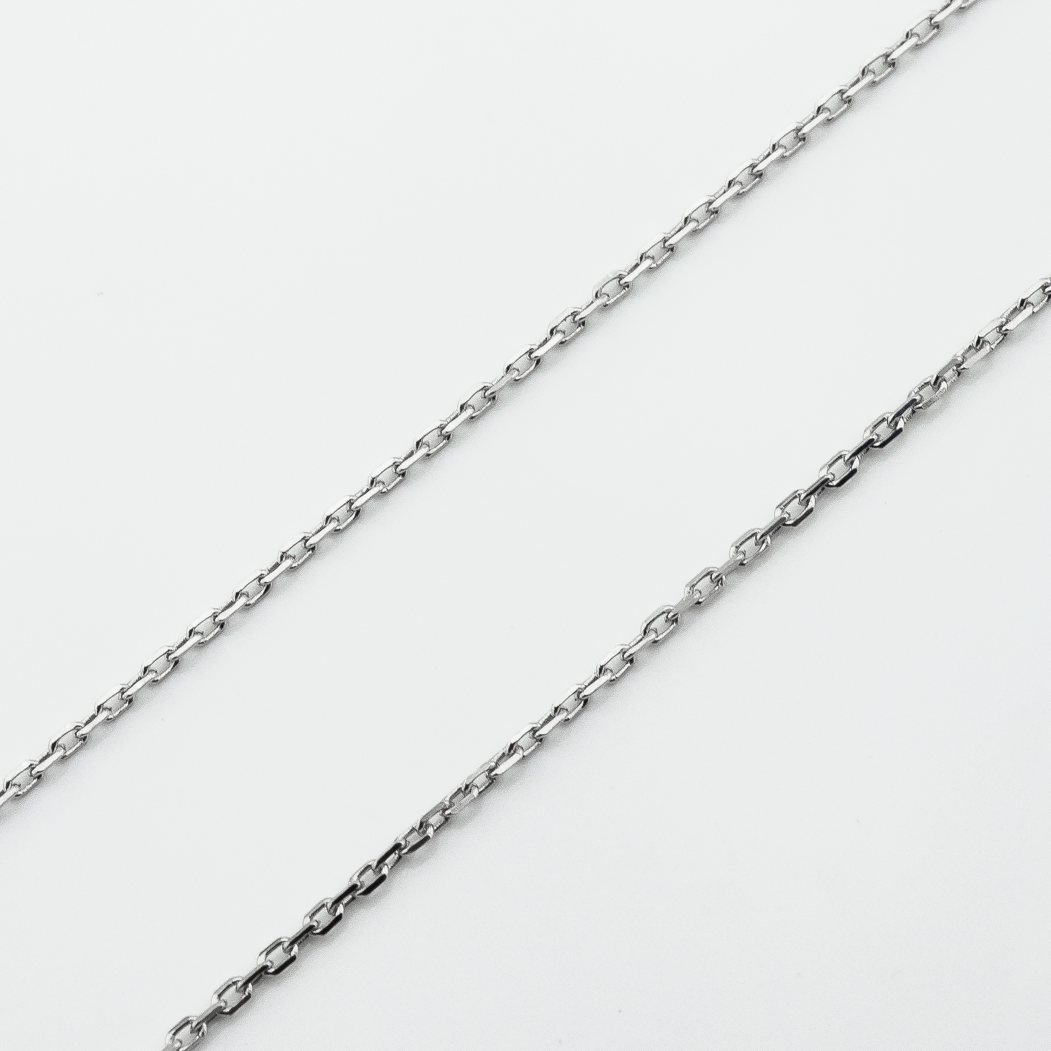 

Серебряная цепочка плетение Якорное (1,3 мм) k23376-0404p3 Диамант, 40 размер