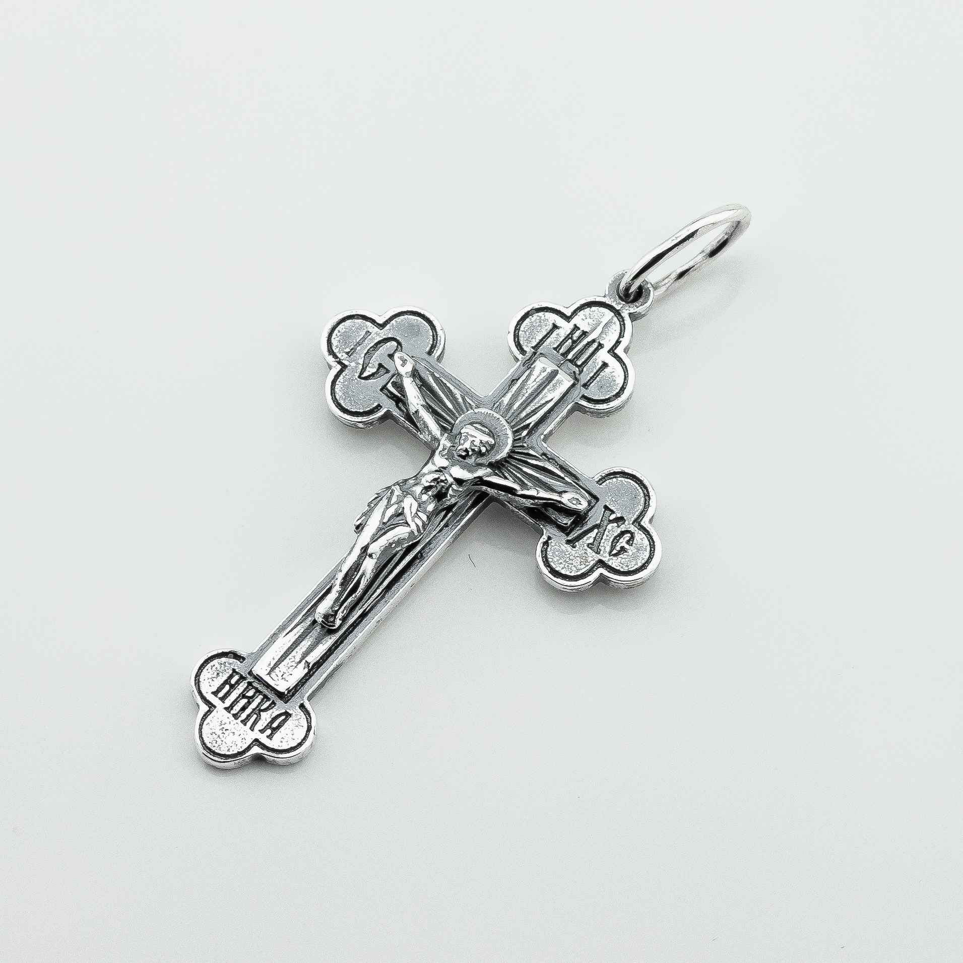 

Серебряный крестик с распятием p13989-0792 Диамант