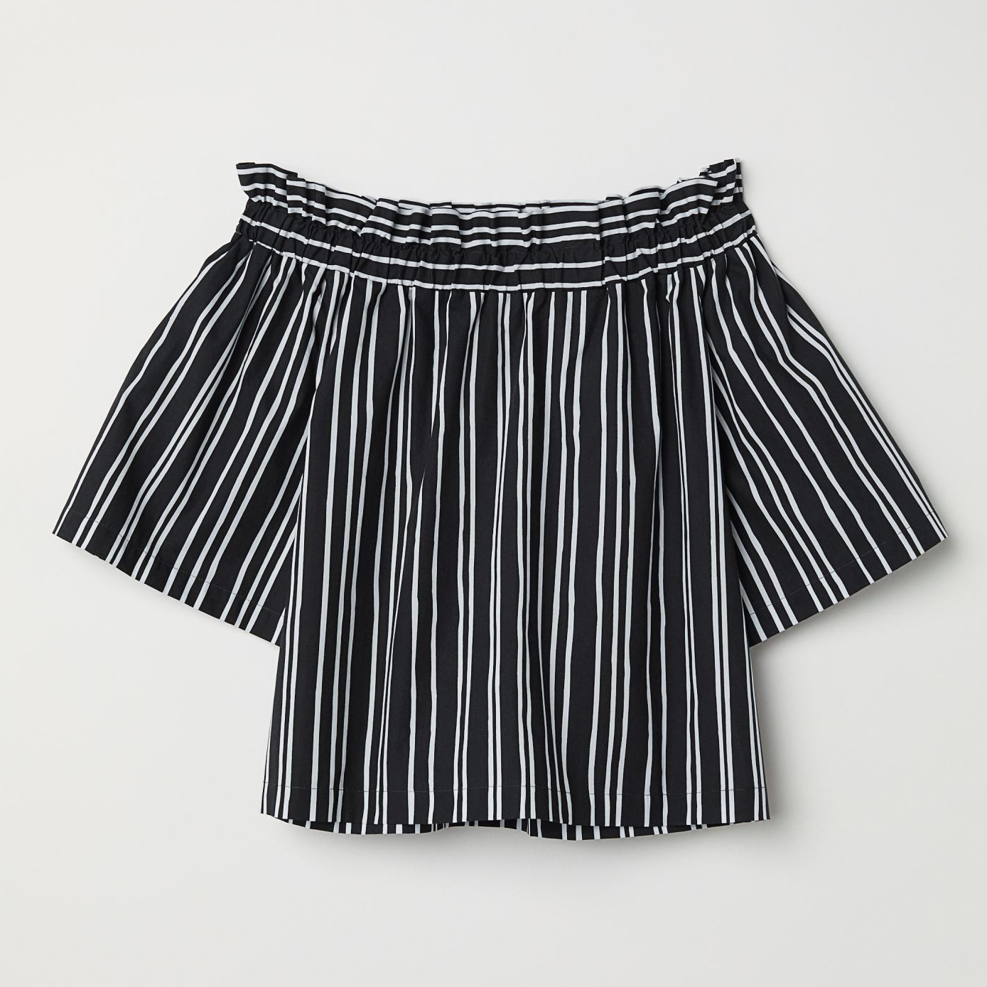 

Блузка H&M 060622043  Черная с белым, Блузка H&M 060622043 38 Черная с белым