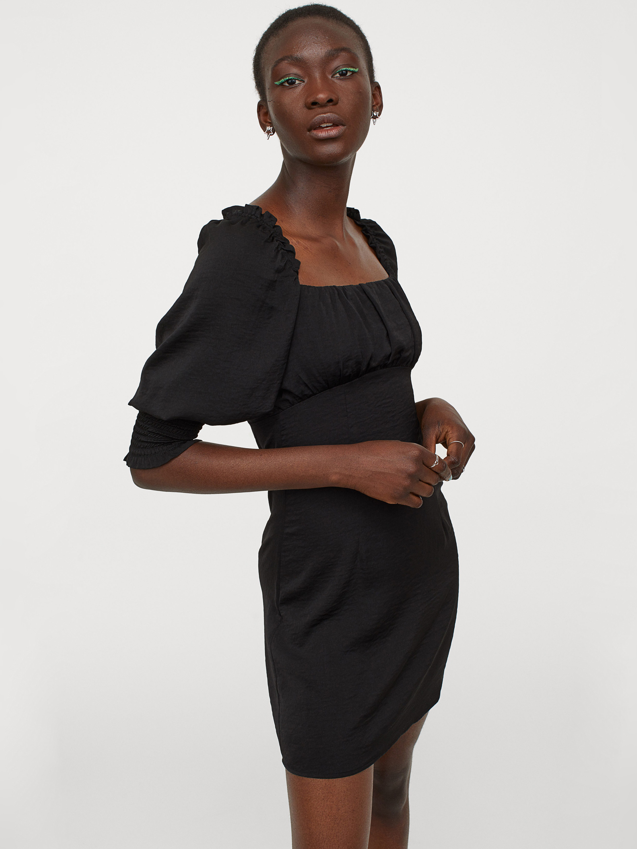 

Платье H&M 060890585  Черное, Платье H&M 060890585 44 Черное