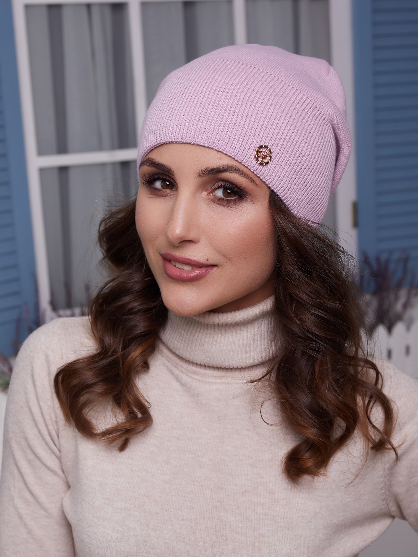 

Женская шапка Бонни пудра