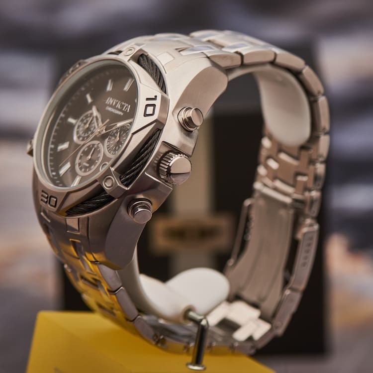 

Швейцарские мужские часы Invicta 32372