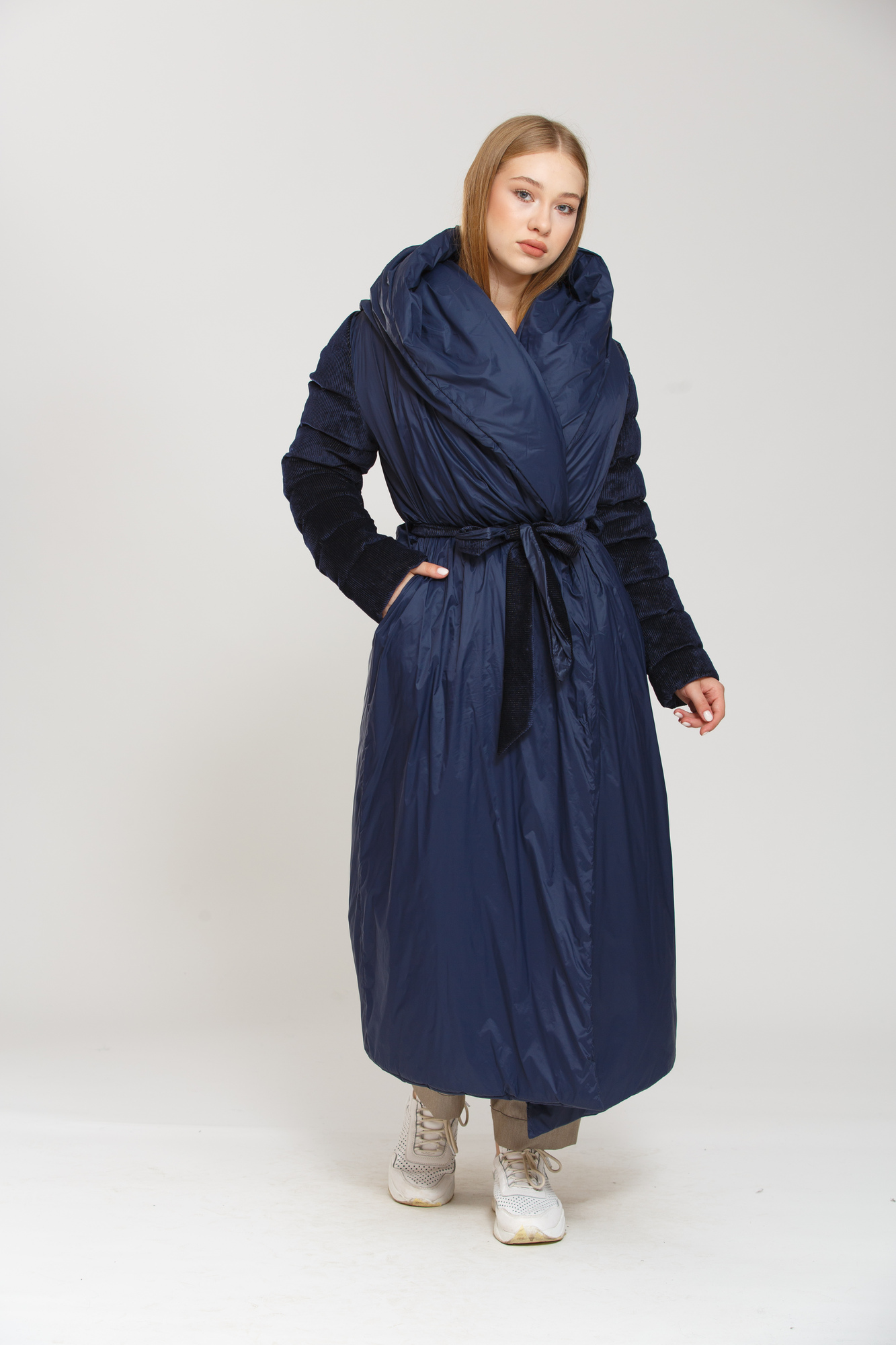 

Пальто Donna Bacconi  Темно-синий (21-T-147, Пальто Donna Bacconi 40 Темно-синий (21-T-147)