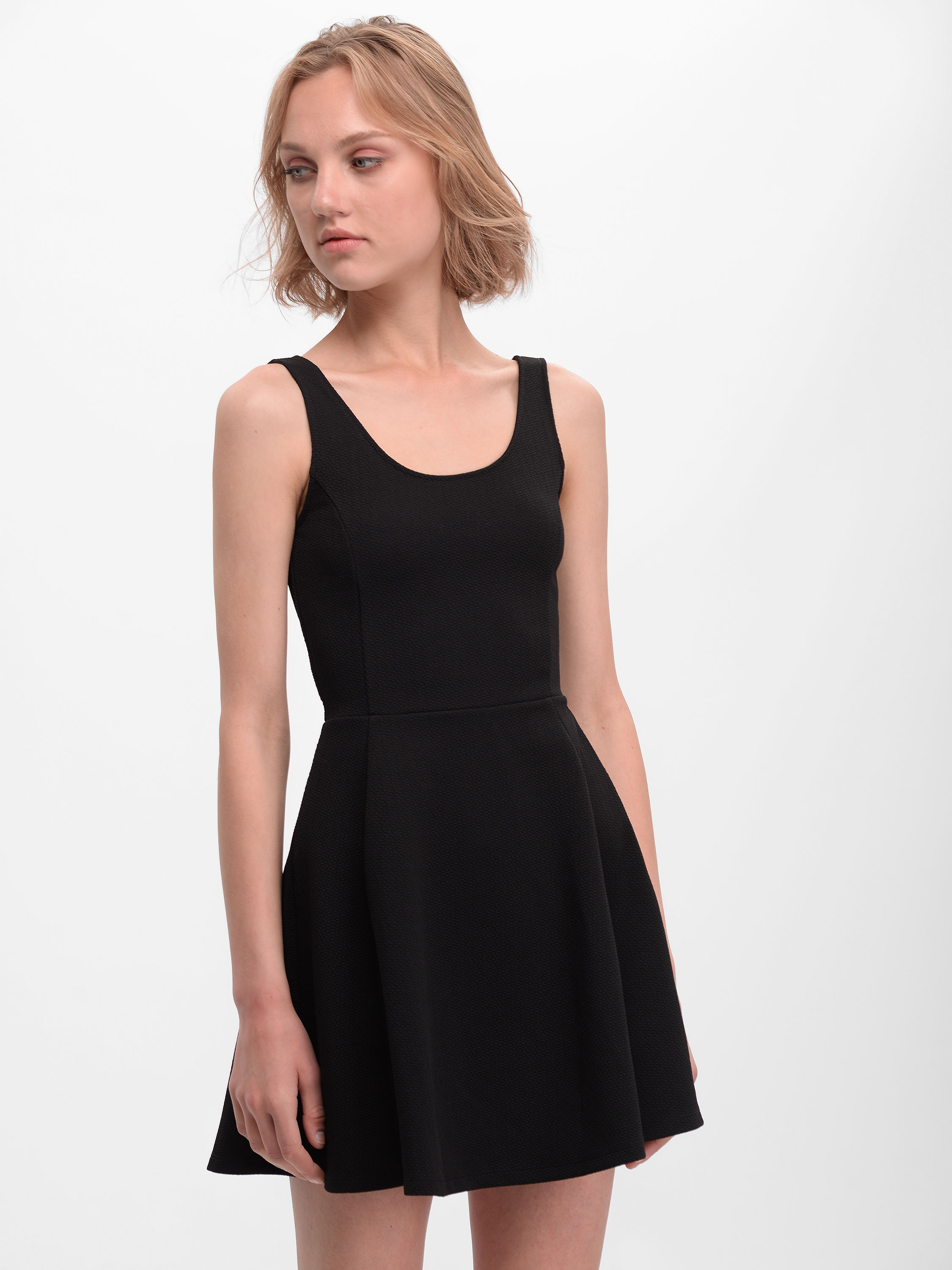 

Сарафан H&M 3hm05300185  Черный, Сарафан H&M 3hm05300185 36 Черный