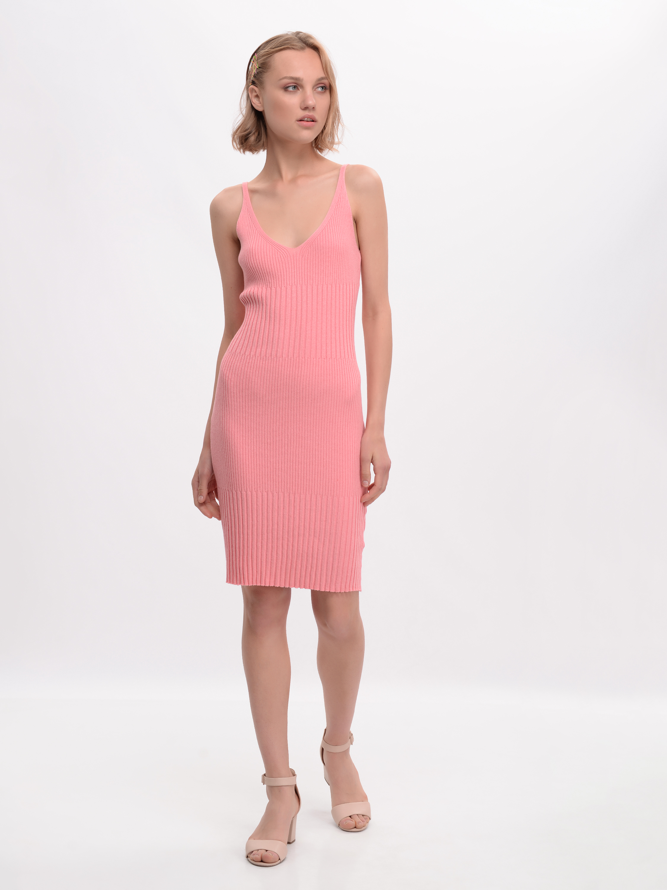 

Платье H&M 3hm05300196  Розовое, Платье H&M 3hm05300196 38 Розовое