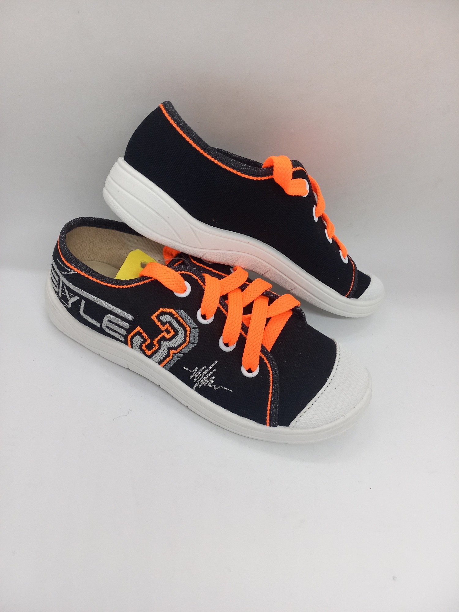 

Кеды на мальчика Waldi черные с оранжевым 30 р 19,3 см КЕМ-0018