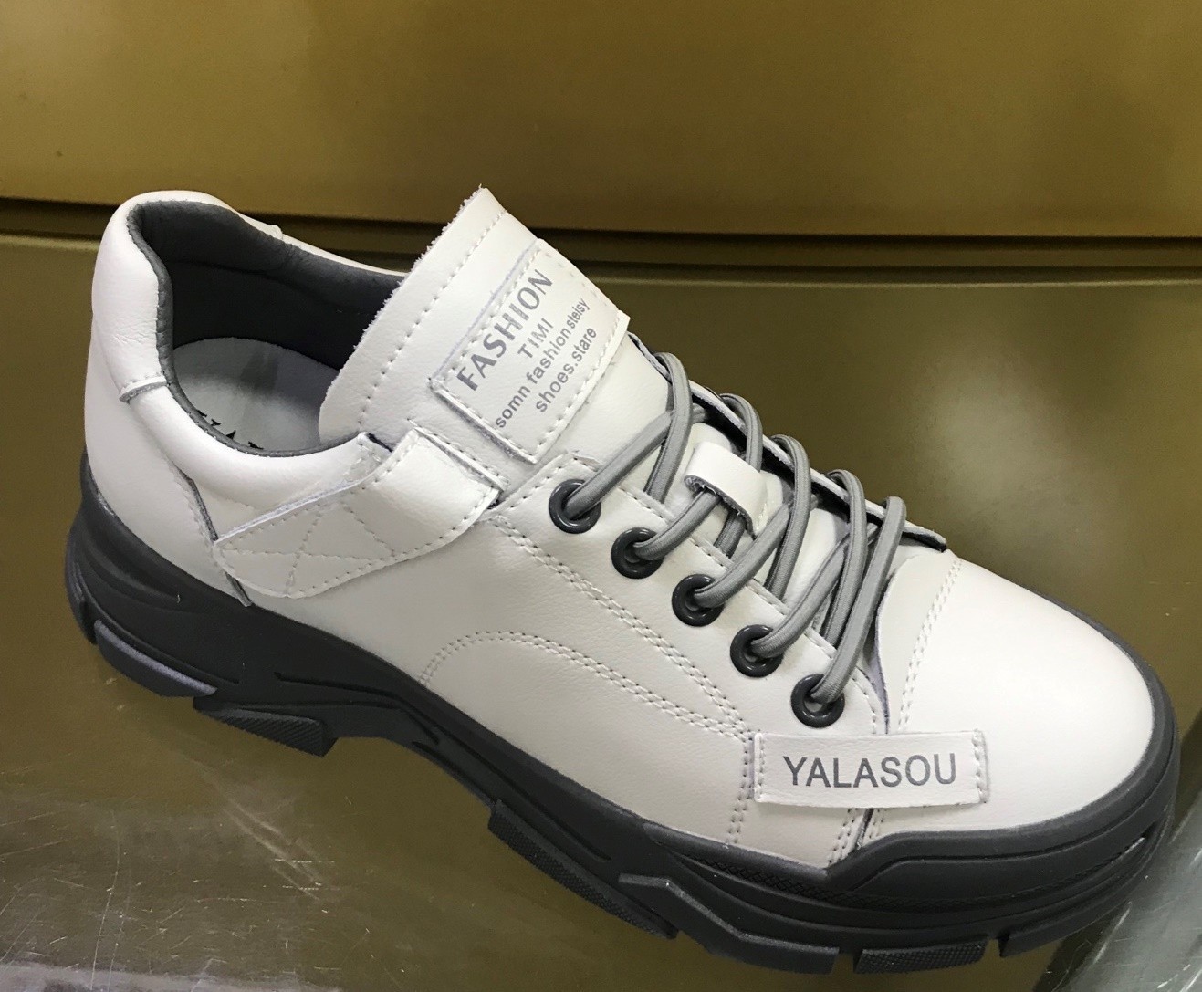 

Кроссовки YALASOU. 1244-22 Бежевые 37