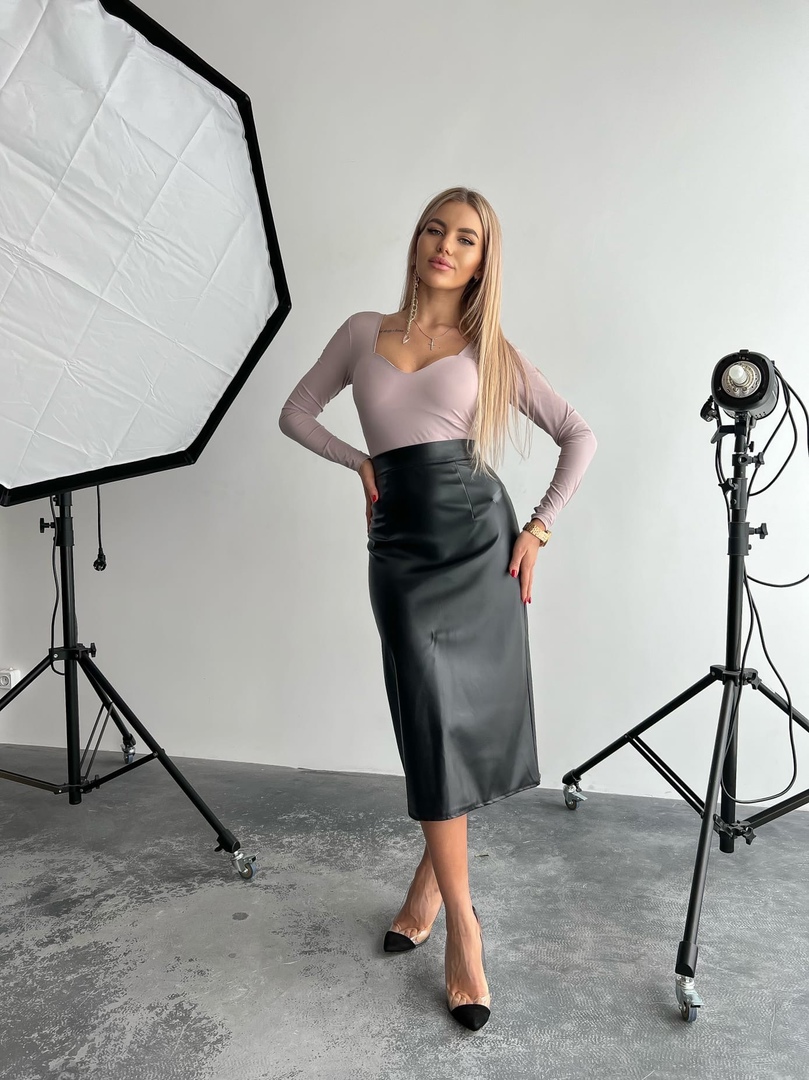 

Женская кожаная юбка на флисе Le'Katrin 5281-1XL Черный