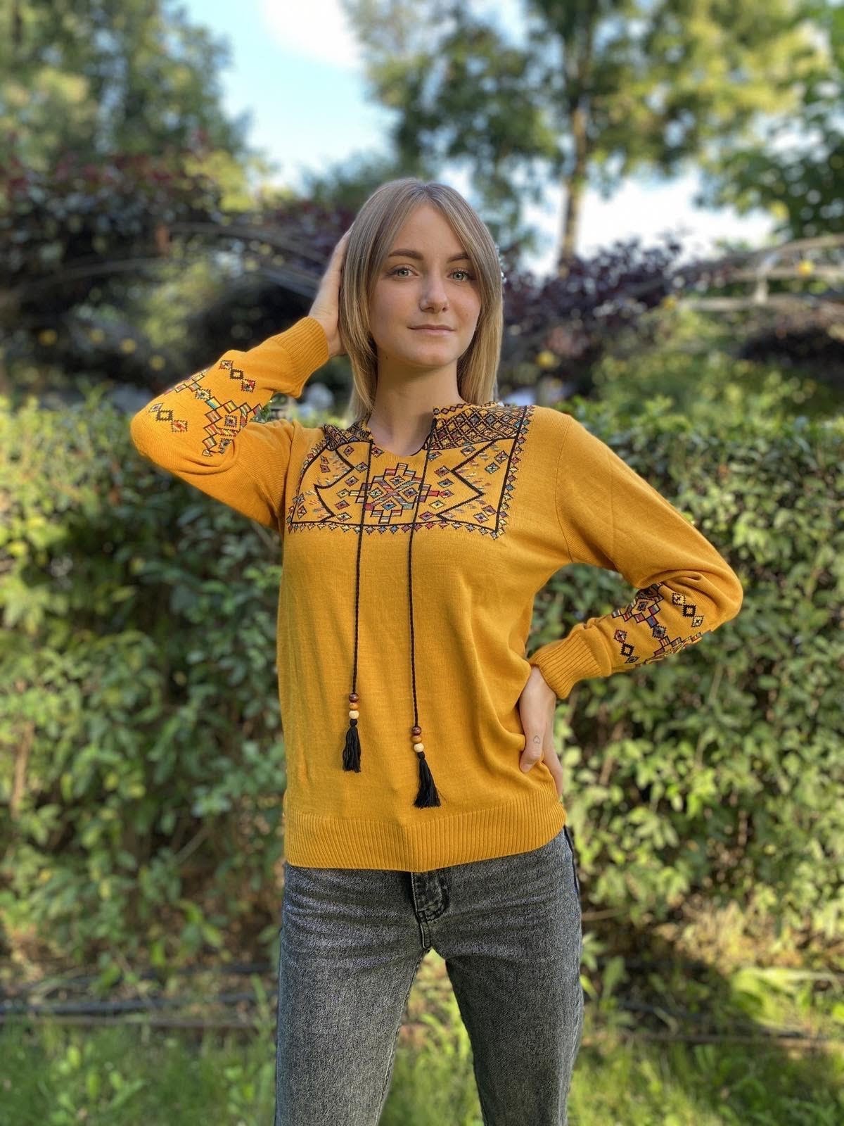 

Женский джемпер вышиванка - Желтый орнамент, Женский джемпер вышиванка L-XL Желтый орнамент