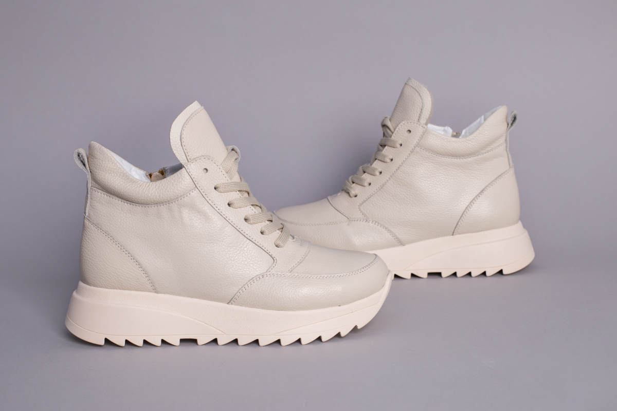 

Кросівки жіночі шкіряні демісезонні LuxuryShoes 9417-3д/38 (24,5 см) Молочний