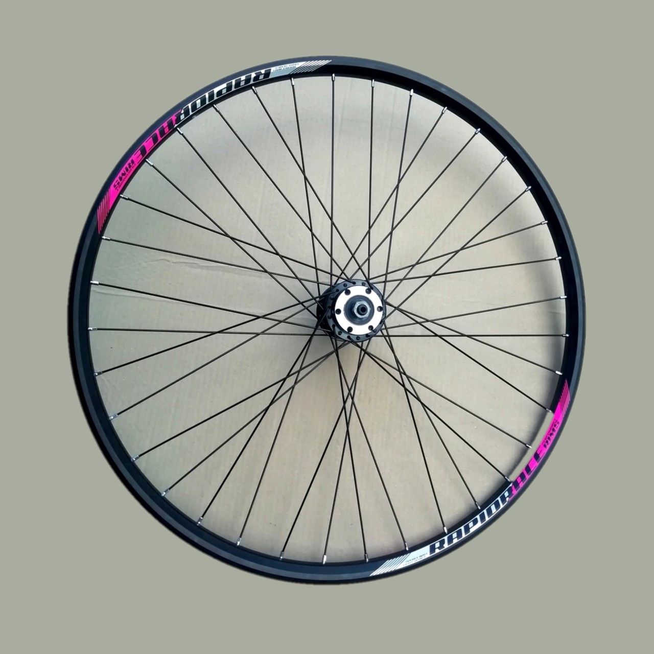 

Колесо переднее 26* Avanti RapidRace Disc на промподшипниках