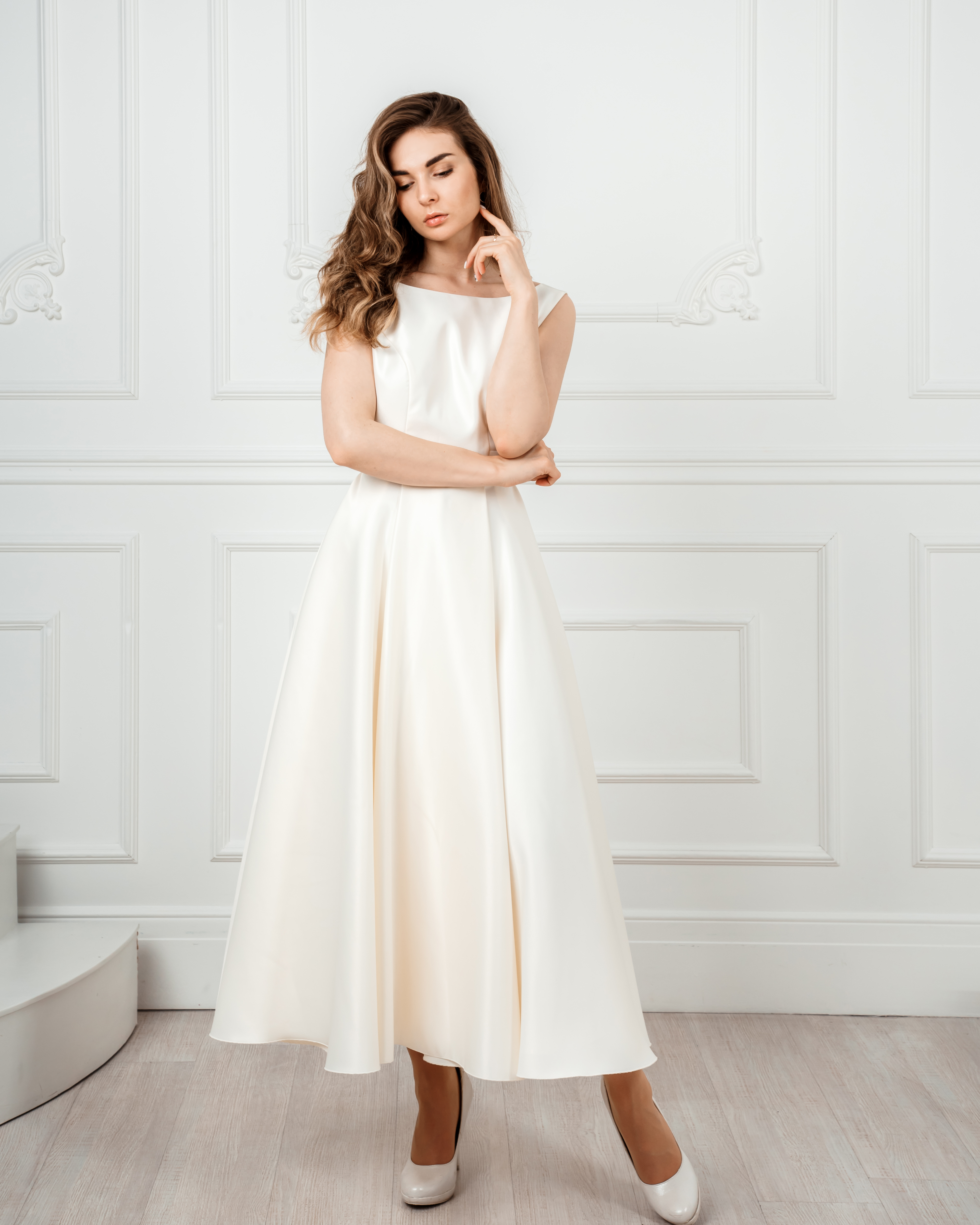 

Свадебное платье ANGEL FASHION DRESS РЭЙЛИ МИДИ 44 айвори
