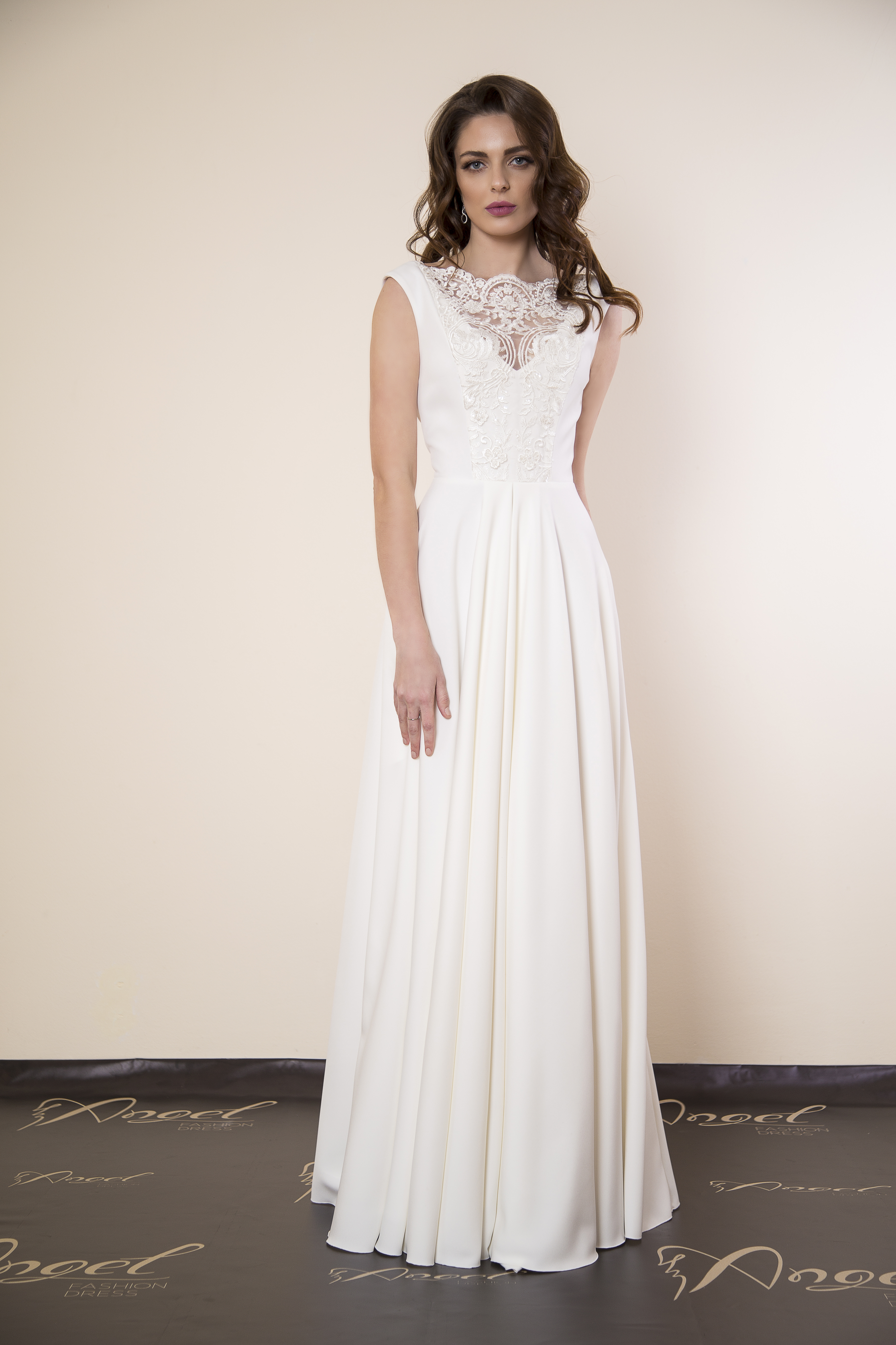 

Свадебное платье ANGEL FASHION DRESS ALTA 44 молочный