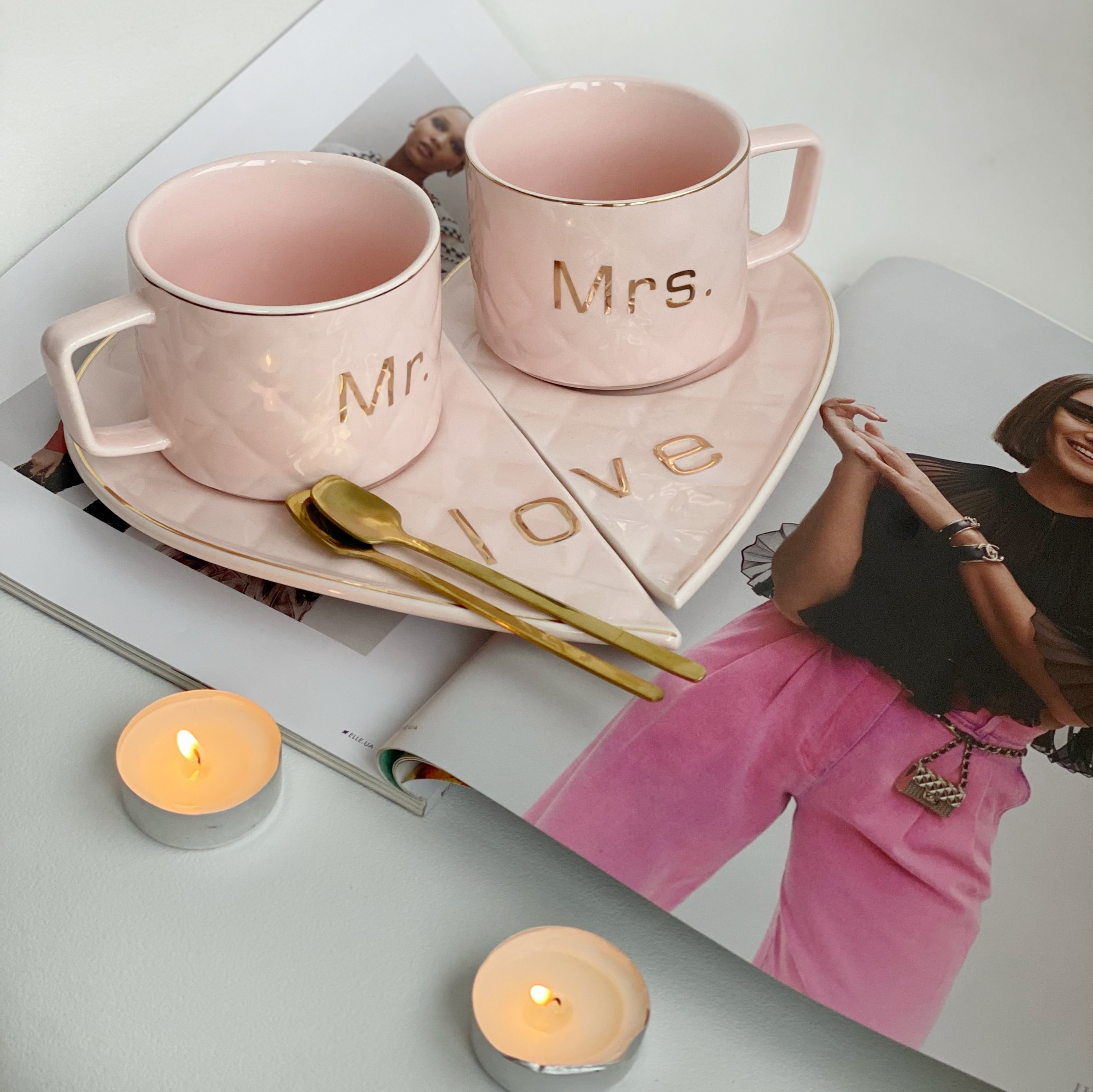 

Набор 2 чашки по 250 мл с ложками и блюдцами SoulDecor Love розовый