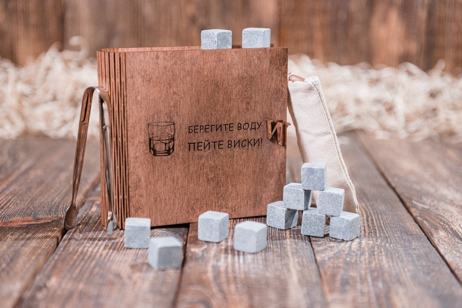 

Камни для виски Whiskey stones в подарочной деревяной шкатулке-книге с гравировкой "Берегите воду" 12шт из стеатита + щипцы с инструкцией