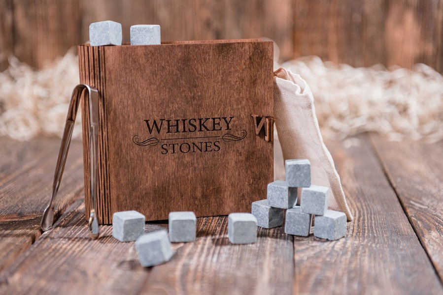 

Камни для виски Whiskey stones в подарочной деревяной шкатулке-книге с гравировкой "Whiskey stones" 12шт из стеатита + щипцы с инструкцией