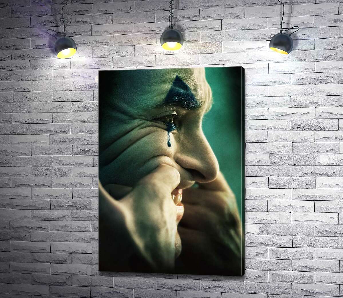 

Картина ArtPoster Джокер сквозь слезы натягивает улыбку на лицо 100x148 см Модуль №1