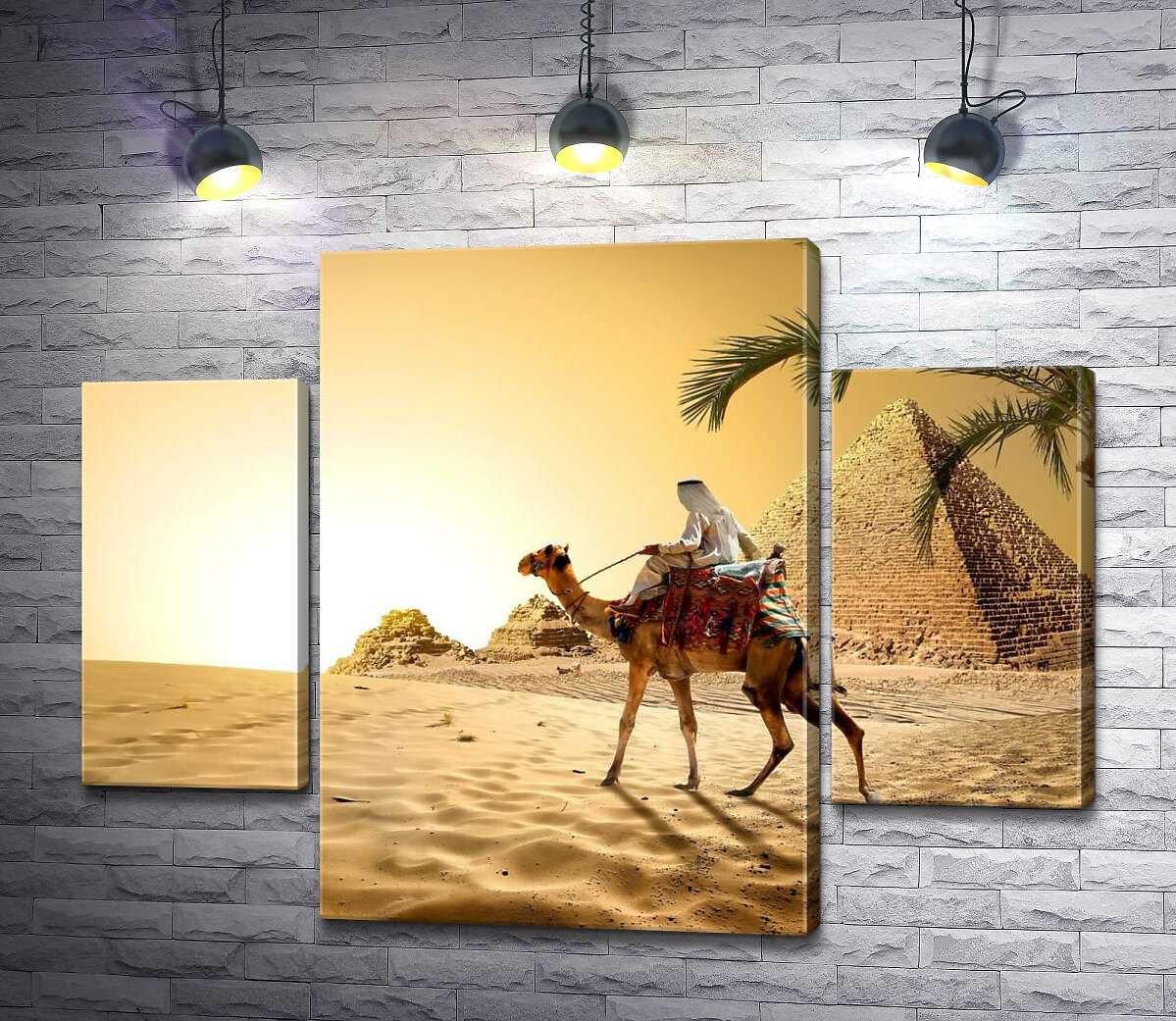 

Модульная картина ArtPoster Бедуин верхом на верблюде проезжает мимо египетских пирамид 100x78 см Модуль №7