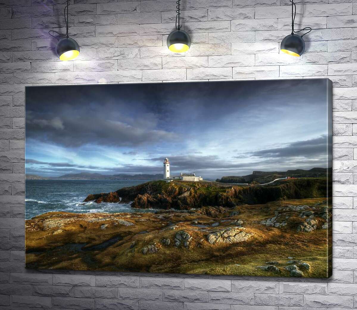 

Картина ArtPoster Темные облака надвигаются на белый маяк полуострова Фанад 130x87 см Модуль №1