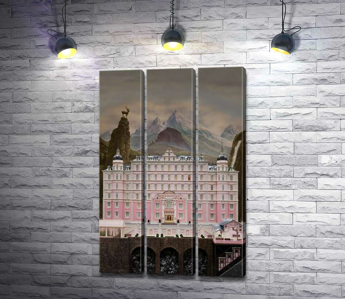 

Модульная картина ArtPoster Жемчужно-розовый отель на постере к фильму "Отель" Гранд Будапешт "" (The Grand Budapest Hotel) 129x205 см Модуль №11
