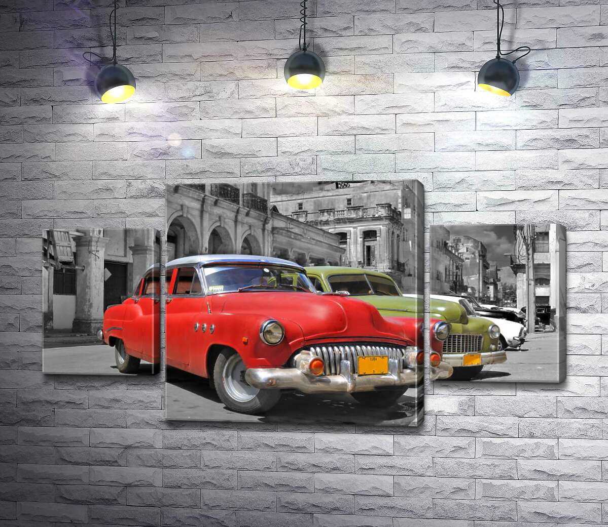

Модульная картина ArtPoster Красная модель автомобиля Chevrolet 1952 года на старинной улице Кубы 80x44 см Модуль №7