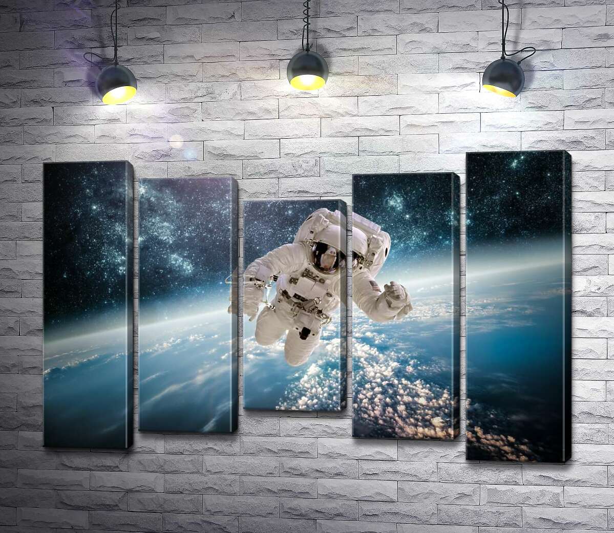 

Модульная картина ArtPoster Полет космонавта над планетой 100x69 см Модуль №28