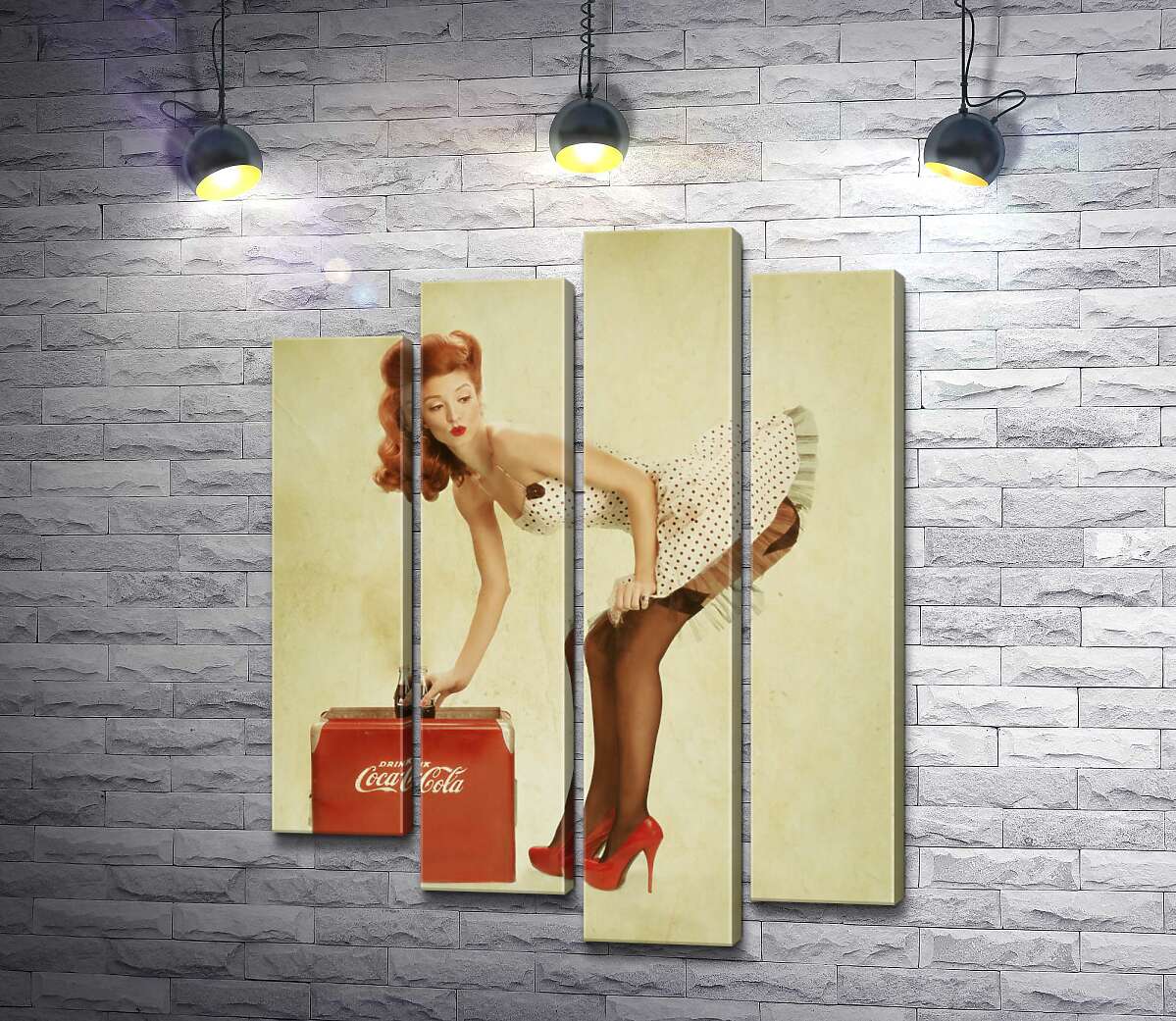 

Модульная картина ArtPoster Пин ап красавица в белом платье нагнулась за бутылкой Кока-колы 80x105 см Модуль №21