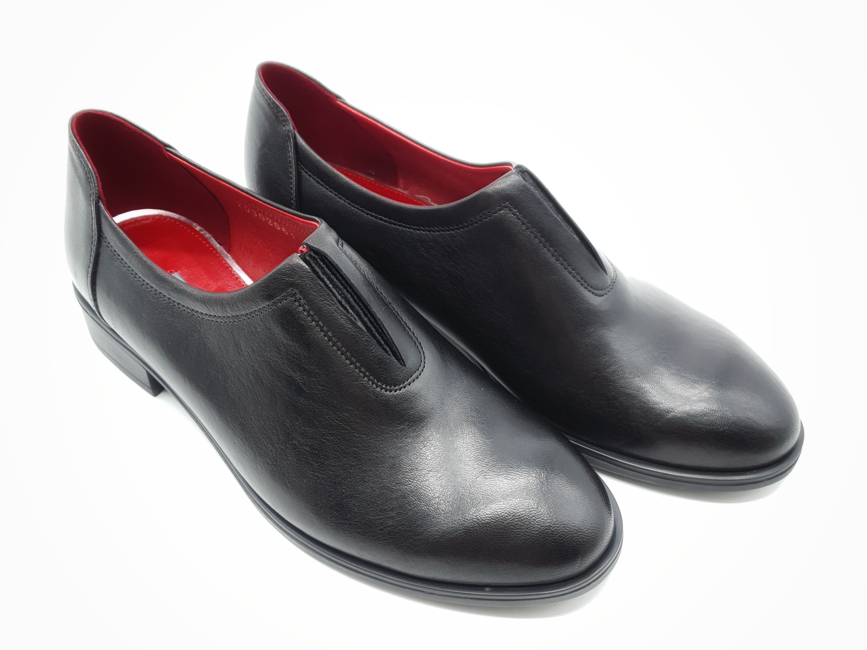 

Жіночі туфлі Patterns чорні шкіряні P-17-12 24,5 см 37(р)
