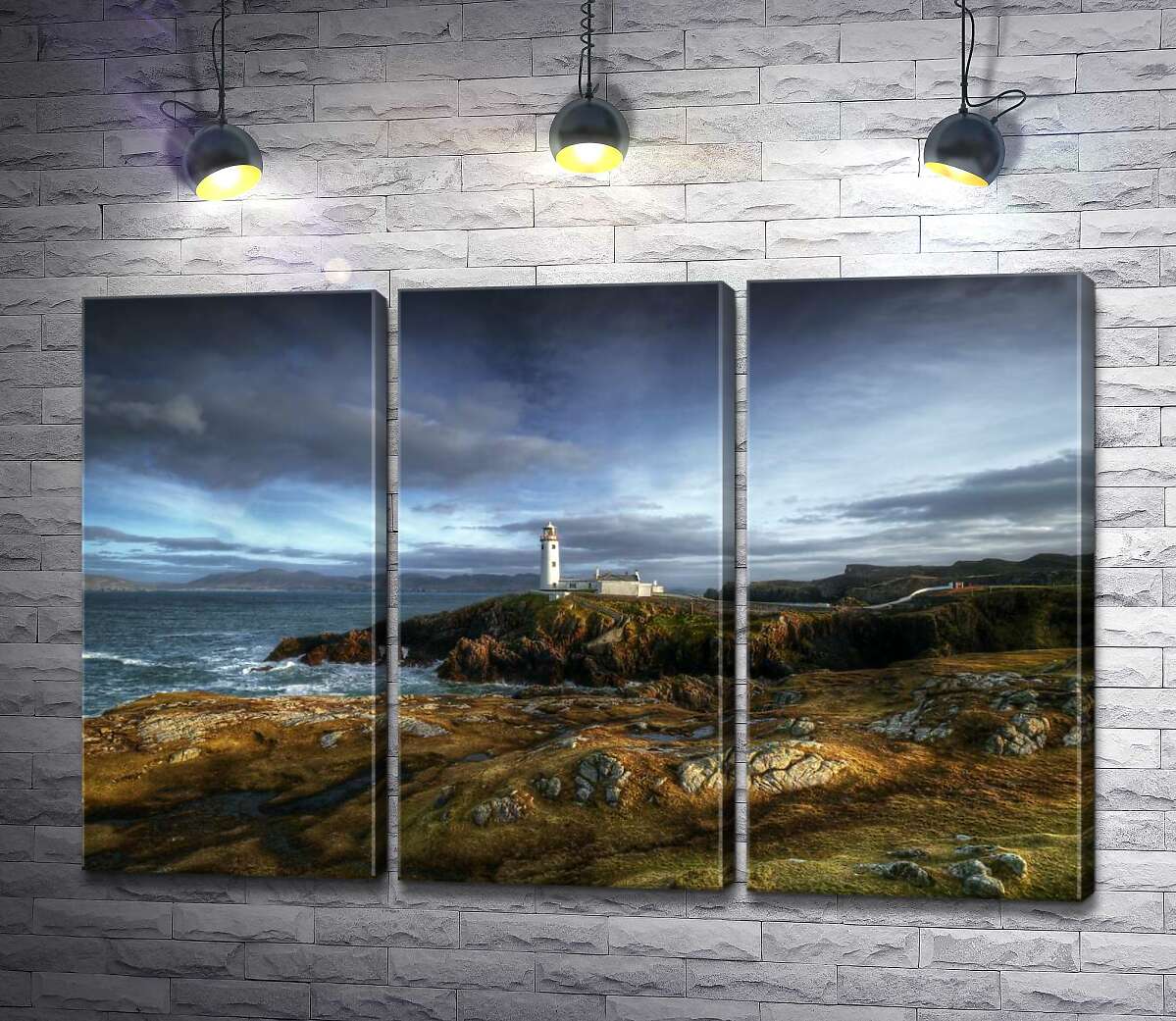 

Модульная картина ArtPoster Темные облака надвигаются на белый маяк полуострова Фанад 60x40 см Модуль №11
