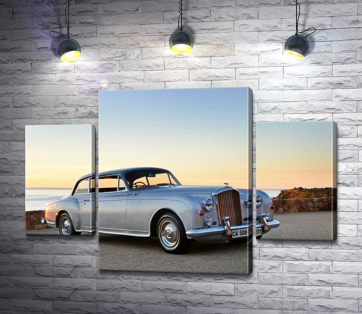 

Модульная картина ArtPoster Серый автомобиль Bentley S2 на фоне морского берега 131x89 см Модуль №7