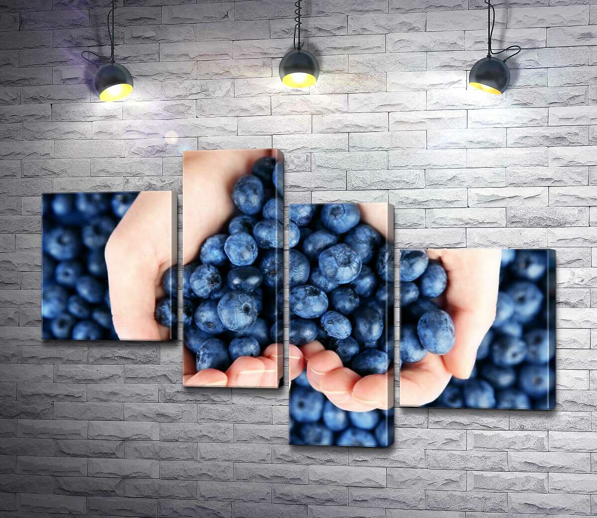 

Модульная картина ArtPoster С любовью: полные ладони ягод черники 100x69 см Модуль №20