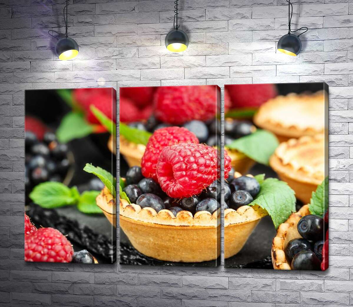 

Модульная картина ArtPoster Тарталетки со вкусом лета в ягодных начинках 132x87 см Модуль №11