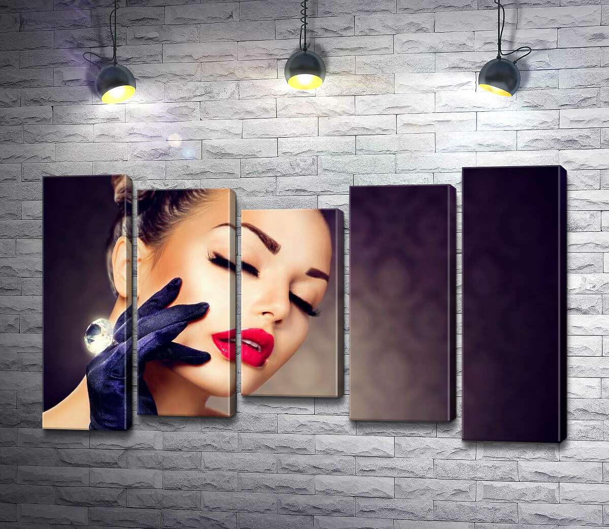 

Модульная картина ArtPoster Яркий свет бриллианта на тонком пальце девушки 100x61 см Модуль №28