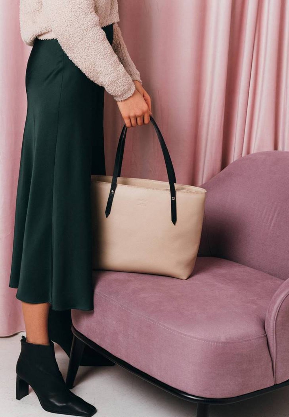 

Женский кожаный шоппер Walker Mini светло-бежевый флотар TW-WALKER-BEIGE-FLO