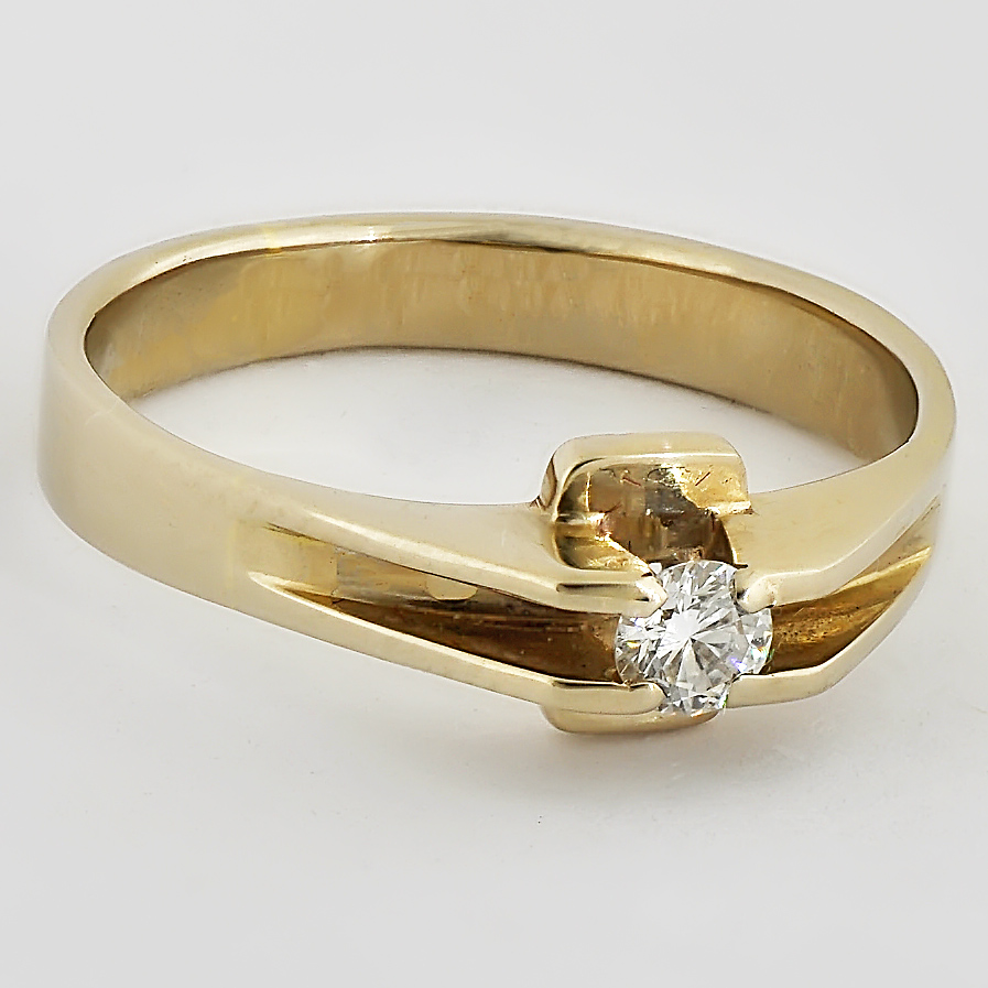 

Кольцо из желтого золота Alexs Jewel K153-39640001. Размер 16
