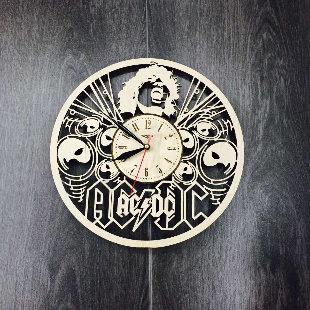 

Концептуальные настенные часы 7Arts AC/DC CL-0048