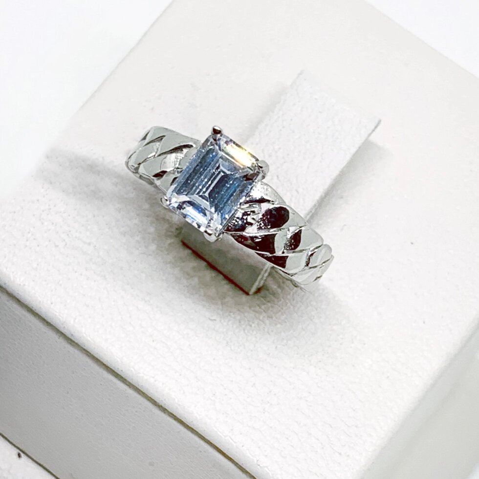 

Кольцо серебряное с кубическим цирконием 18 1,79 г