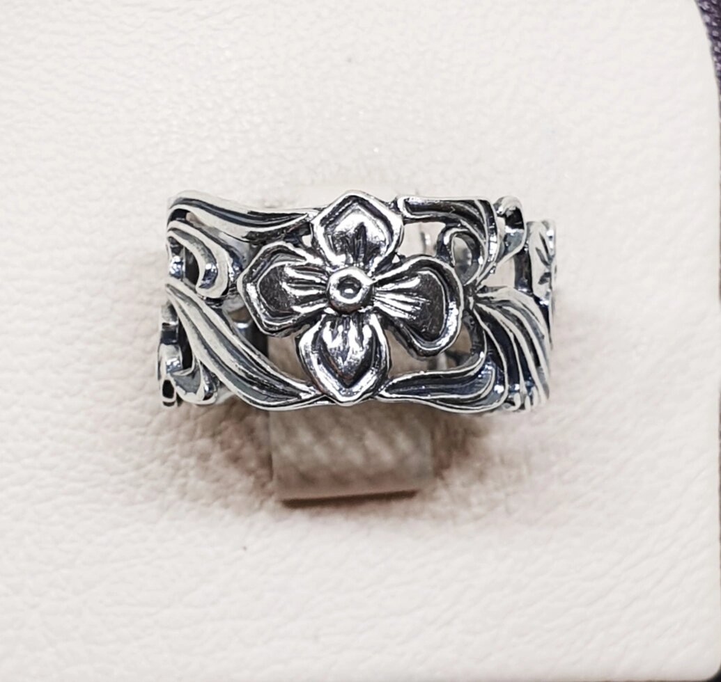 

Кольцо серебряное "Цветы" 18,5 4,97 г