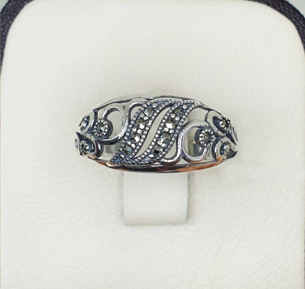 

Кольцо серебряное с марказитом 19 2,76 г