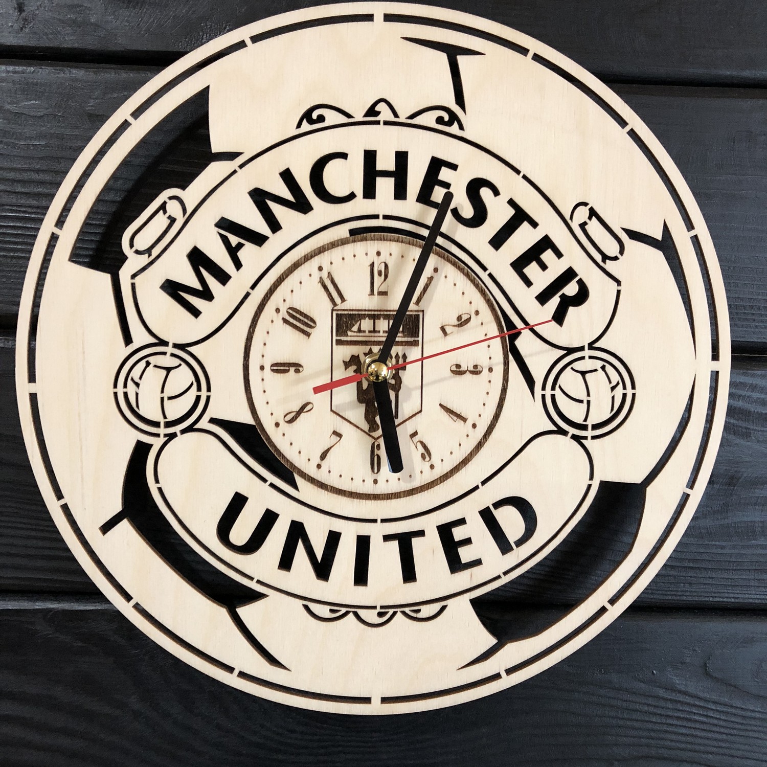 

Концептуальные настенные часы в интерьер Manchester United CL-0360