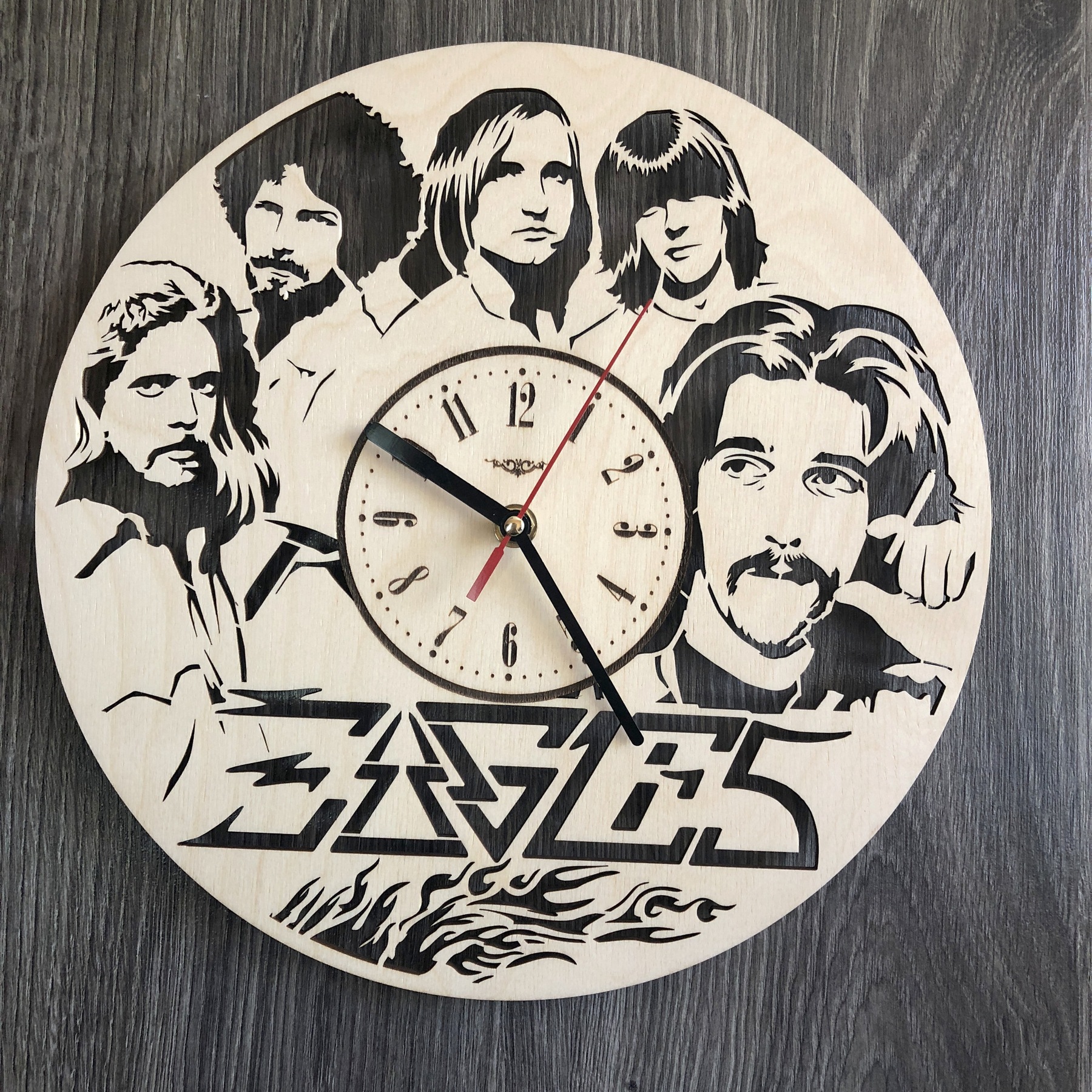 

Концептуальные настенные часы в интерьер Eagles CL-0336