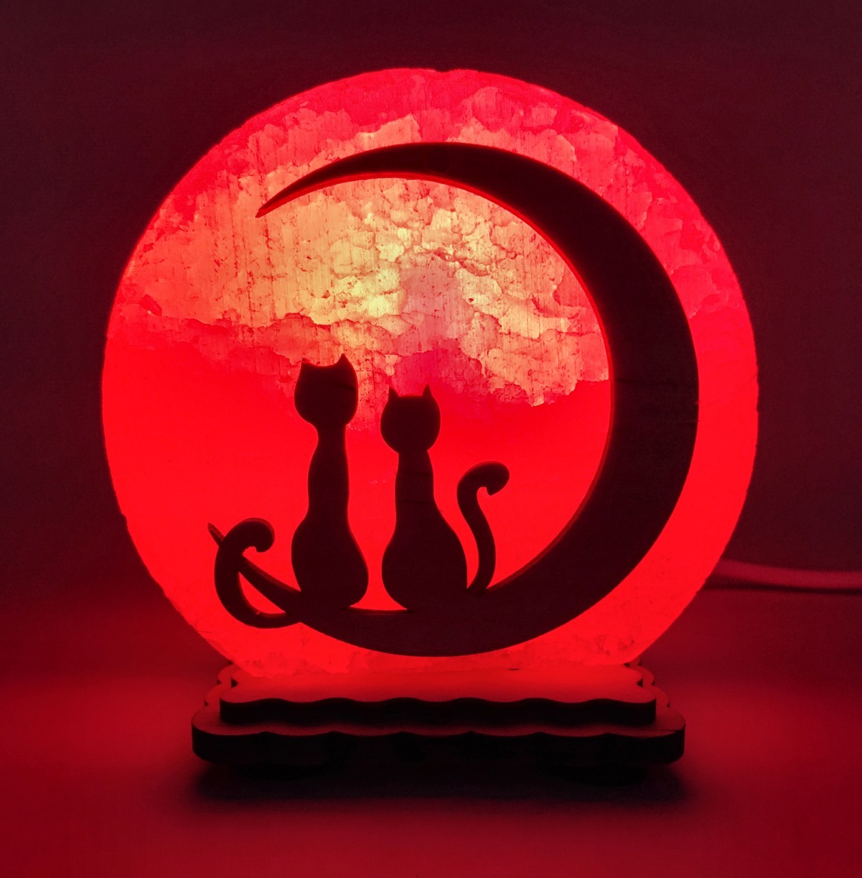 Соляная лампа-ночник Saltlamp Котики на Луне диаметром 12 см Красный .